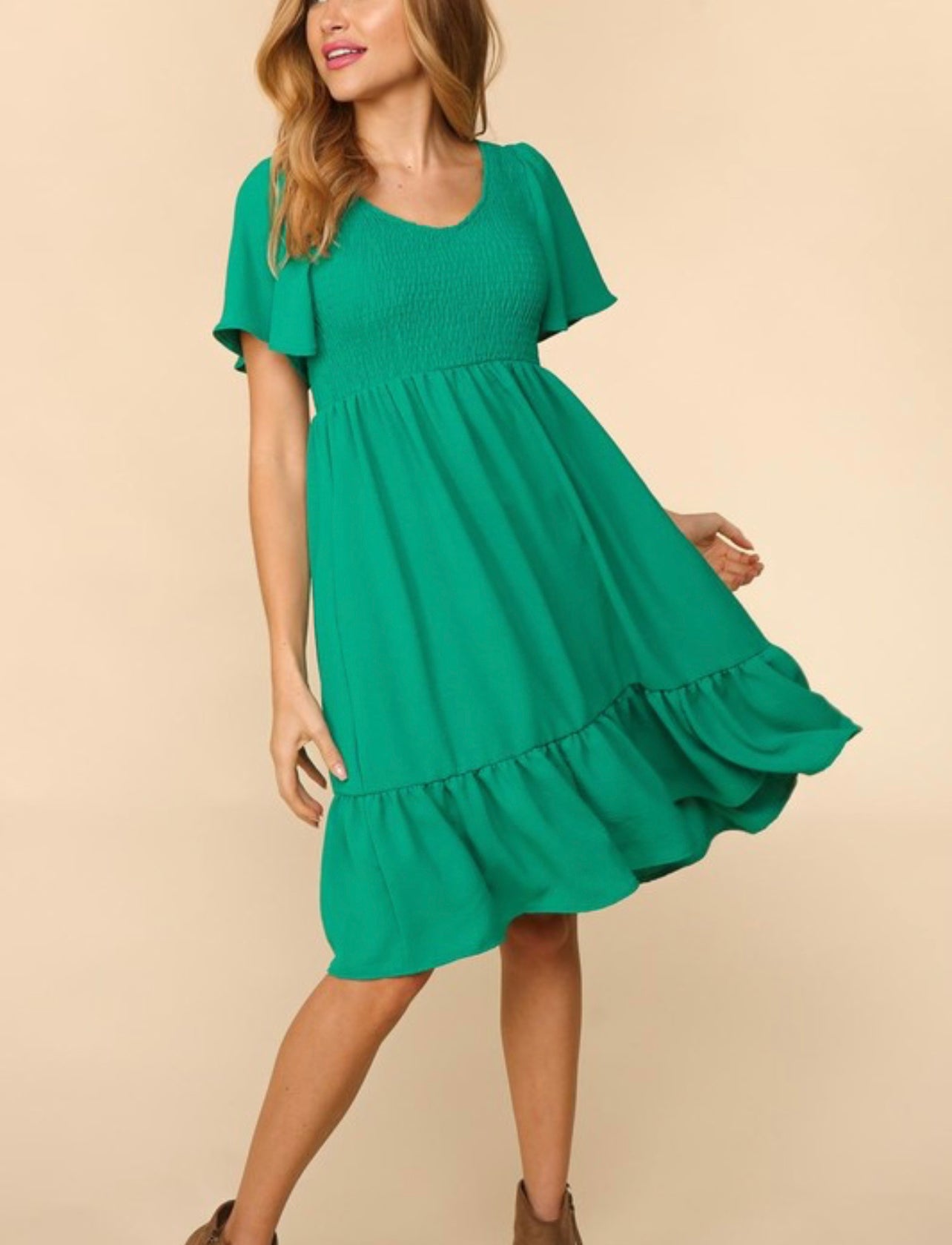 Stealing Looks ~ Emerald Green and Fuchsia Flutter Sleeve Dress