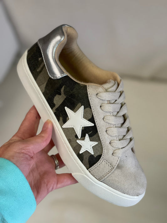 Wander ~ Soft Camo Sneakers