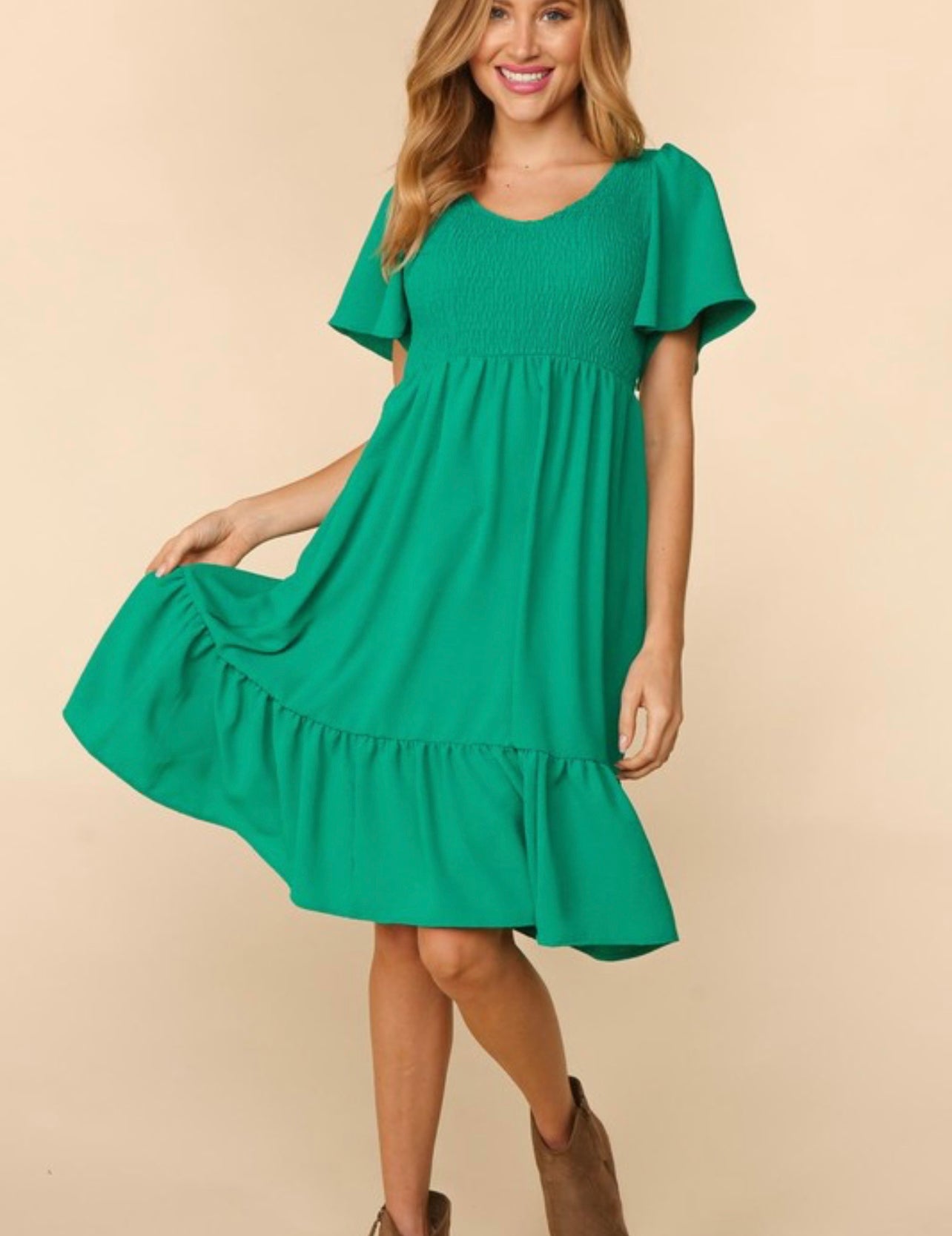 Stealing Looks ~ Emerald Green and Fuchsia Flutter Sleeve Dress